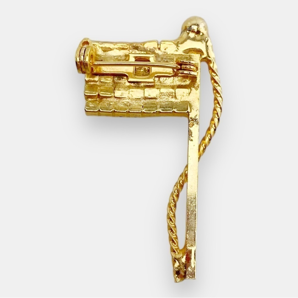 Vintage American Flag Brooch​ - Picture 2 of 3